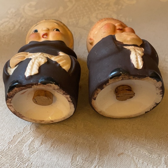 Vintage German Goebel Friar Tuck salt and pepper shakers from 1950s, EUC - Picture 8 of 10